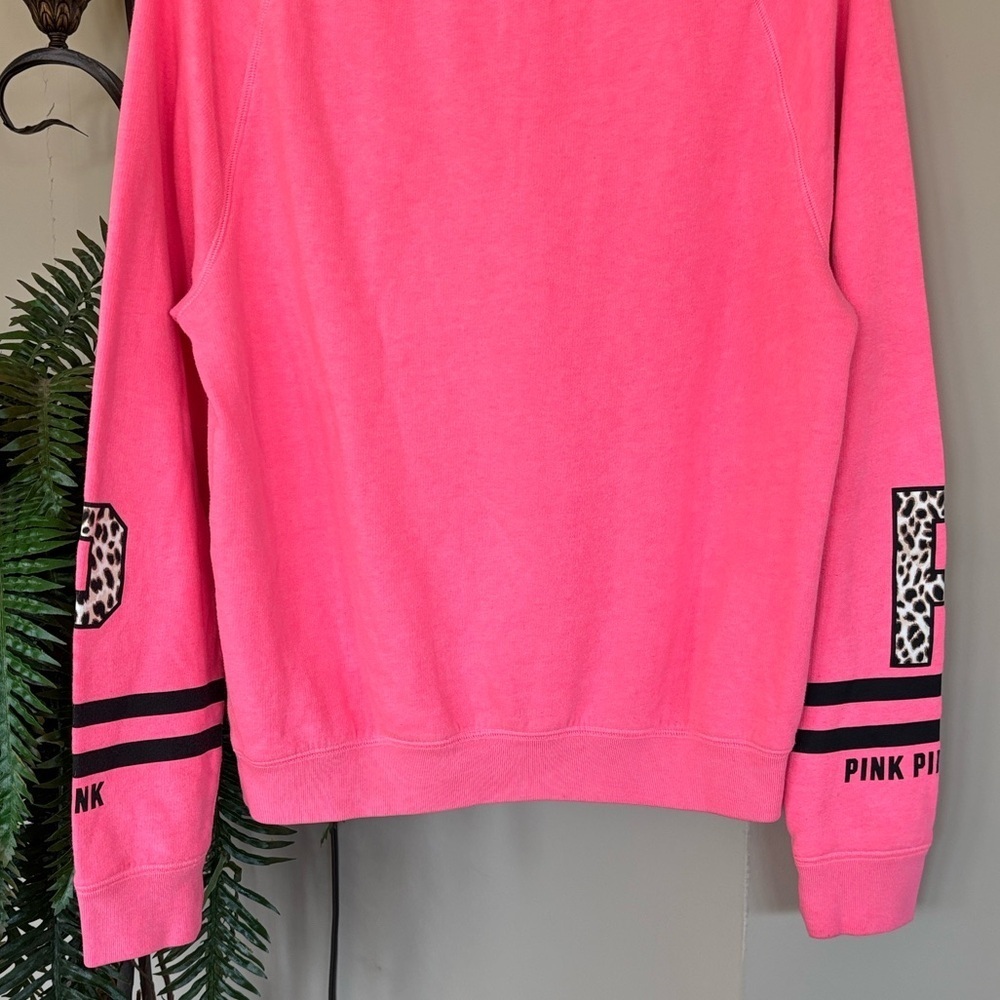 Vintage PINK Victoria's Secret Hot Pink Crew Neck Sweatshirt Leopard Print Y2K - Picture 10 of 13